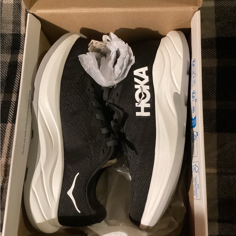 Hoka Rincon 4 Women’s Shoes Black/White NEW NIB